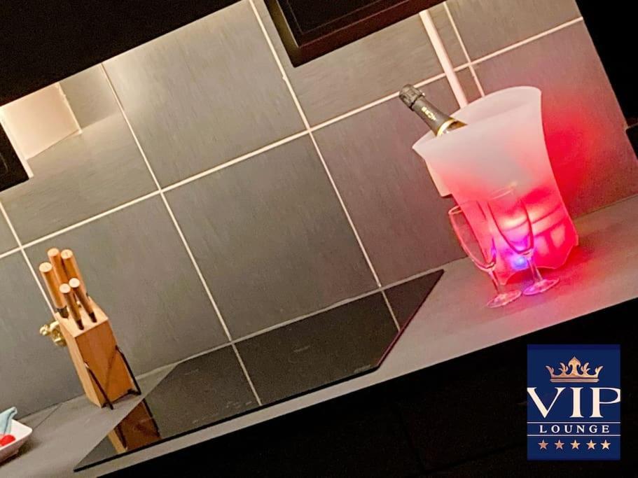 Vip Lounge Appartement Avec Jacuzzi Et Jardin Andenne Exterior photo