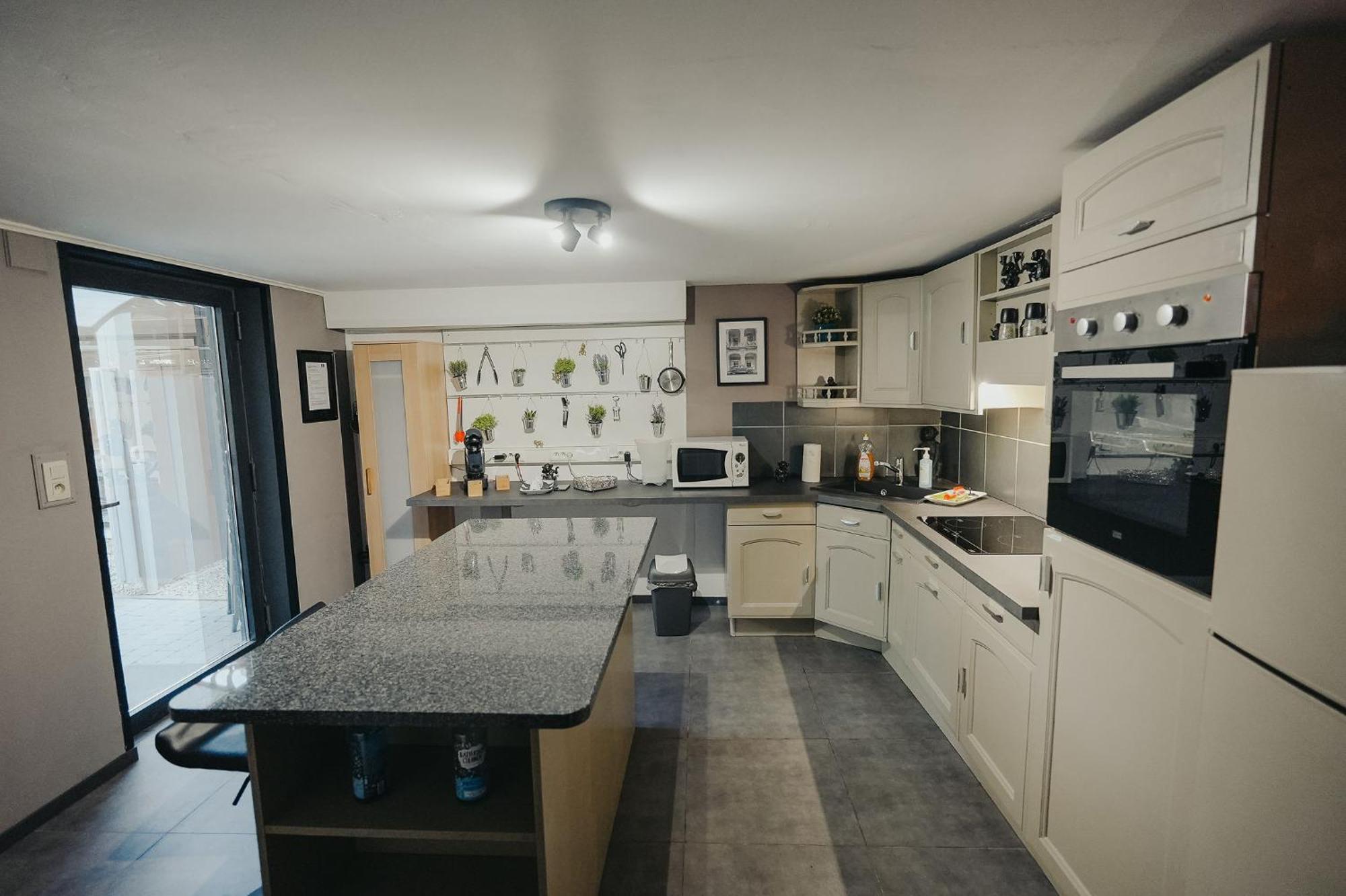 Vip Lounge Appartement Avec Jacuzzi Et Jardin Andenne Exterior photo